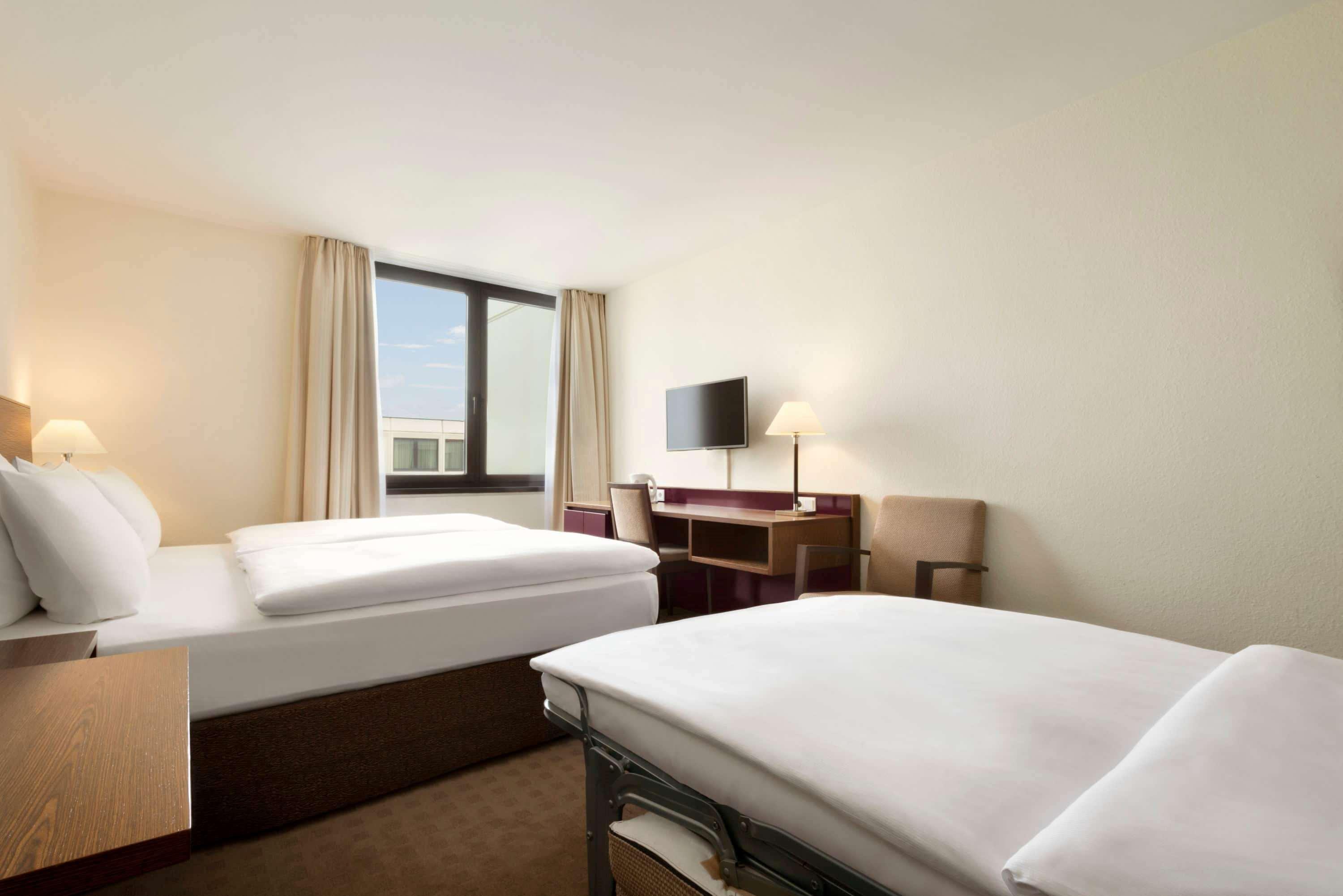 Ramada Nürnberg Parkhotel Bagian luar foto