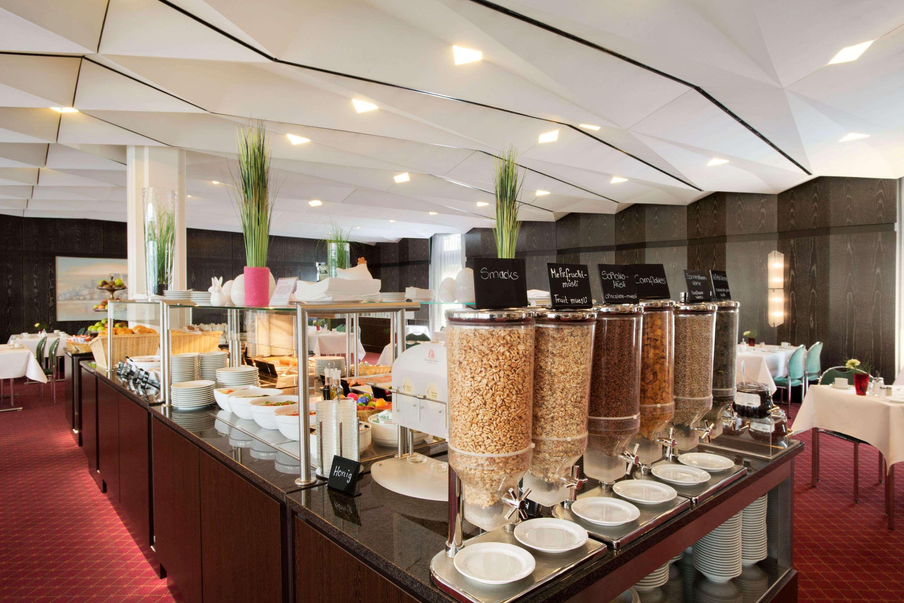 Ramada Nürnberg Parkhotel Bagian luar foto